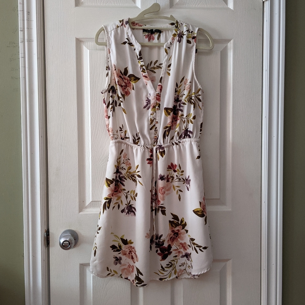 Dynamite white floral dress